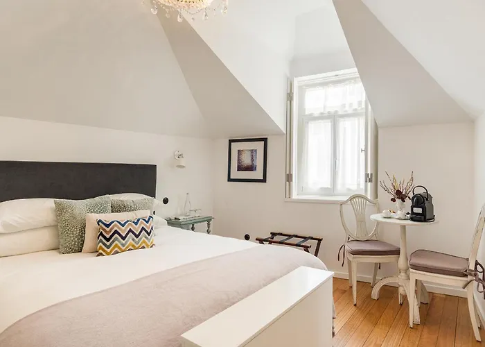 1872 River House By Olivia Konukevi 4*