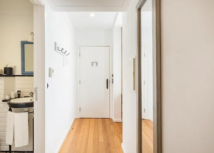 1872 River House By Olivia Konukevi 4*