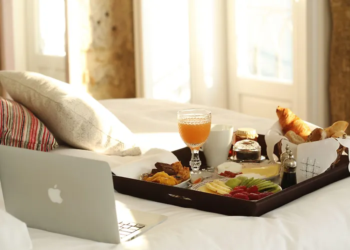 1872 River House By Olivia Konukevi 4*