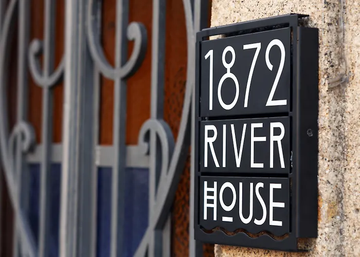 1872 River House By Olivia 4*