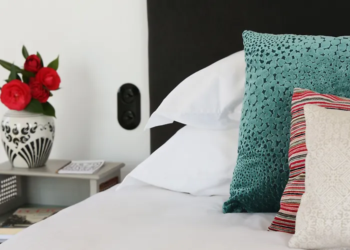 1872 River House By Olivia