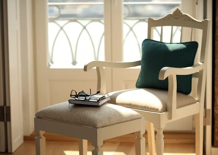 1872 River House By Olivia Oporto