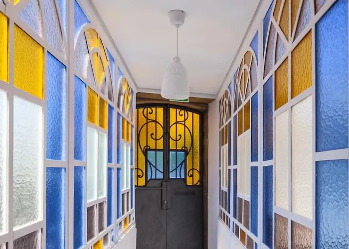 1872 River House By Olivia Oporto