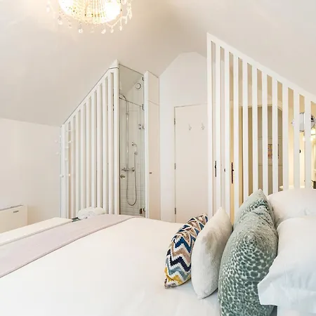 1872 River House By Olivia