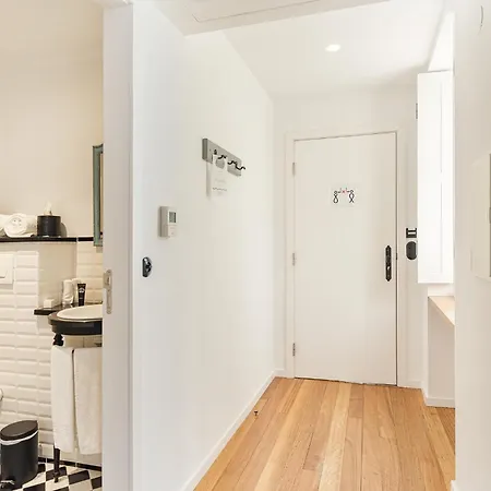 1872 River House By Olivia Porto