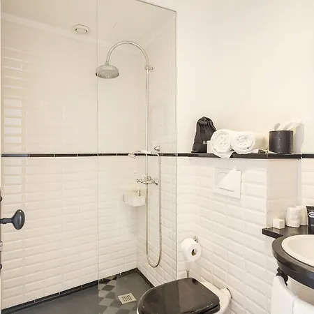 1872 River House By Olivia