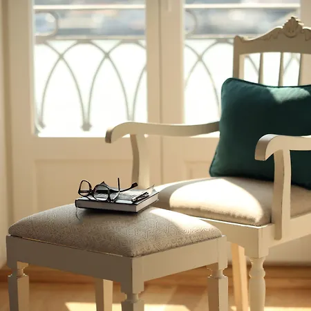 1872 River House By Olivia Porto