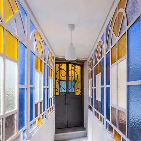 1872 River House By Olivia Porto