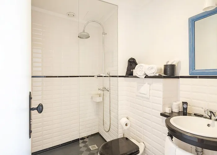 1872 River House By Olivia